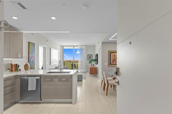 Dining room, Interior, Kitchen, Recessed Lighting