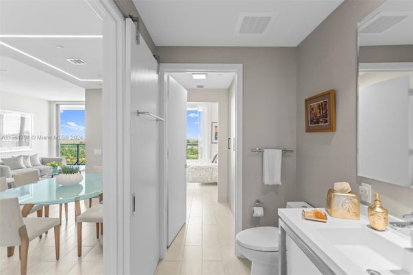 Bathroom, Dining room, Interior, Recessed Lighting