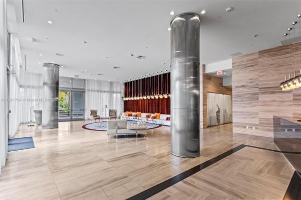 Interior, Living room, Pendant Lights, Recessed Lighting