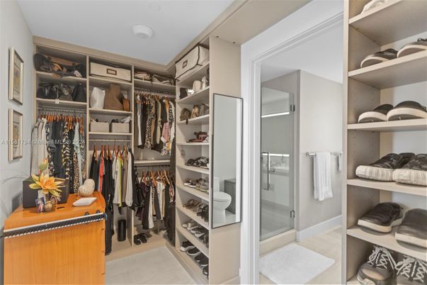 Interior, Walk-in Closets