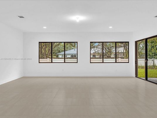 Empty room, Interior, Recessed Lighting