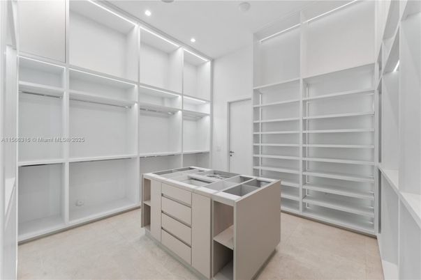 Interior, Recessed Lighting, Walk-in Closets