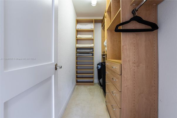 Interior, Walk-in Closets