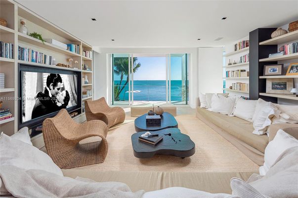 Interior, Living room, Recessed Lighting, Water
