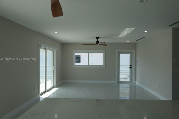 Empty room, Interior, Marble, Recessed Lighting