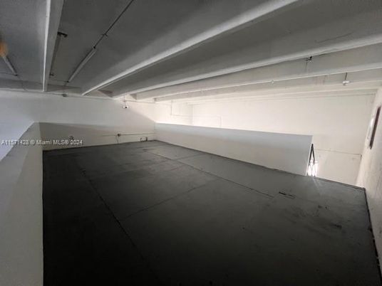 Garage, Interior