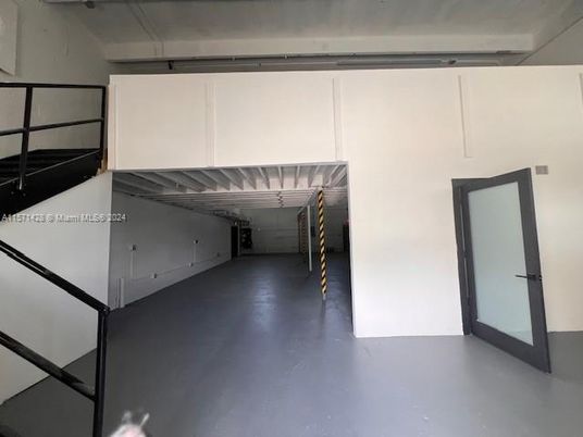 Garage, Interior