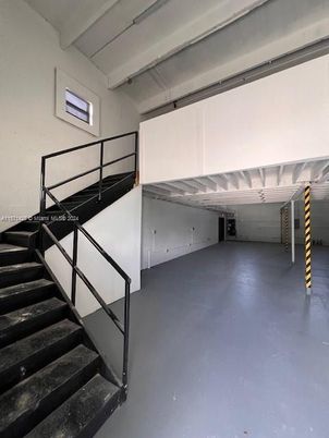 Garage, Interior