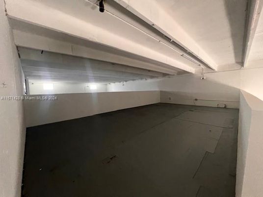 Garage, Interior
