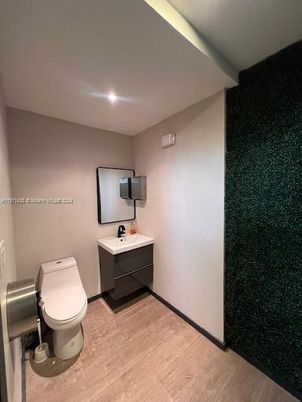 Bathroom, Interior, Recessed Lighting, Wood Texture Flooring