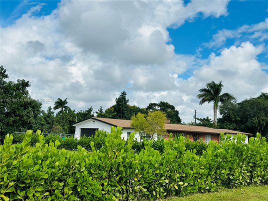 Backyard, Detached Garage, Exterior