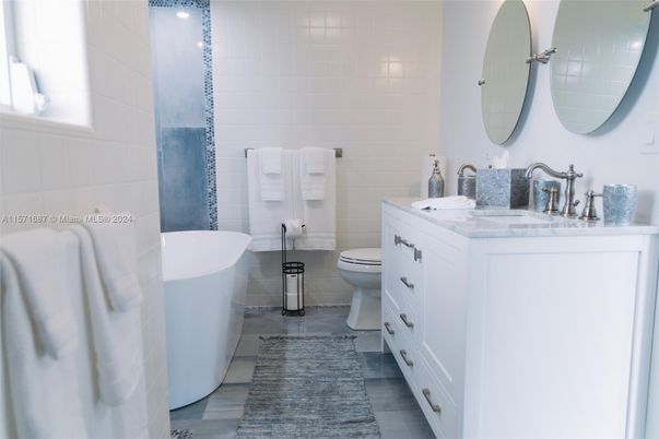 Bathroom, Dual Sink Vanities, Free Standing Baths, Interior