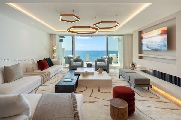 Interior, Living room, Pendant Lights, Recessed Lighting, Water