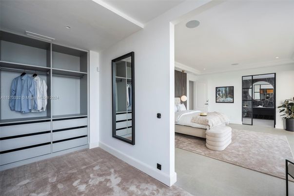 Bedroom, Interior, Recessed Lighting, Walk-in Closets