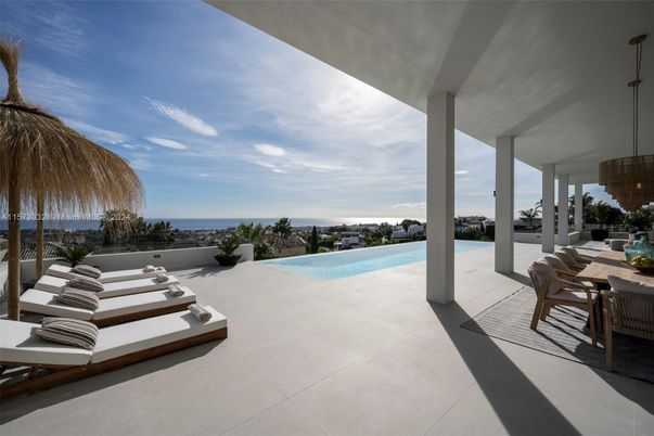 Exterior, Pool, Water
