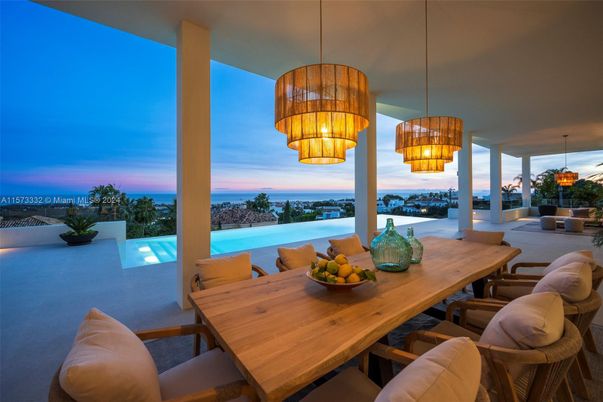 Chandelier, Dining room, Interior, Pendant Lights, Water