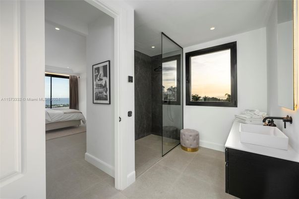 Bathroom, Bedroom, Glass Shower, Interior, Recessed Lighting