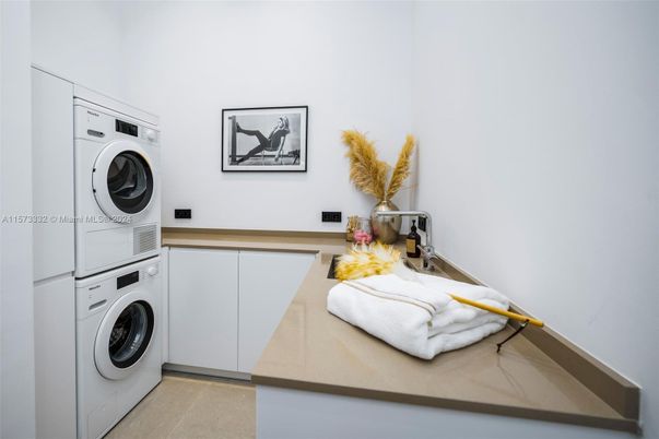 Interior, Washer