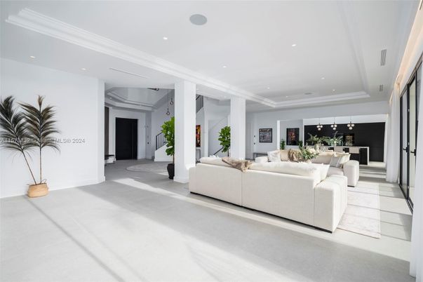 Interior, Living room, Pendant Lights, Recessed Lighting