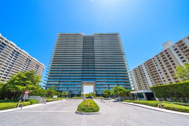 Exterior, Facade, Condo Building