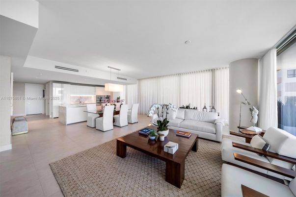 Dining room, Interior, Living room, Pendant Lights, Recessed Lighting