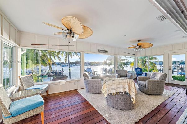Interior, Living room, Sun Room, Water, Wood Texture Flooring