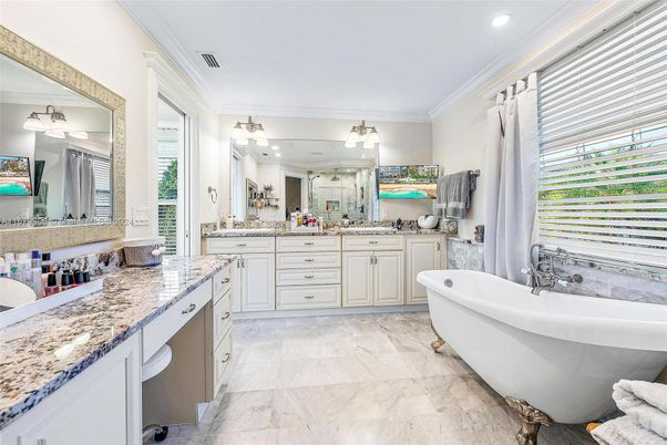 Bathroom, Dual Sink Vanities, Free Standing Baths, Interior, Marble, Recessed Lighting