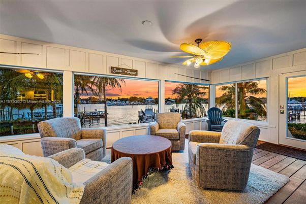 Interior, Living room, Sun Room, Water, Wood Texture Flooring