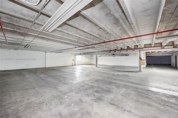 Garage, Interior