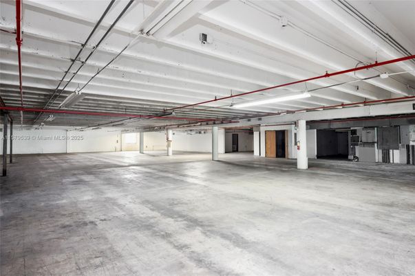 Garage, Interior