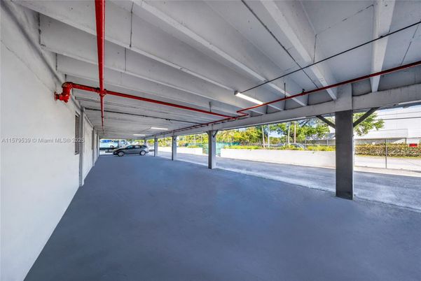 Garage, Interior