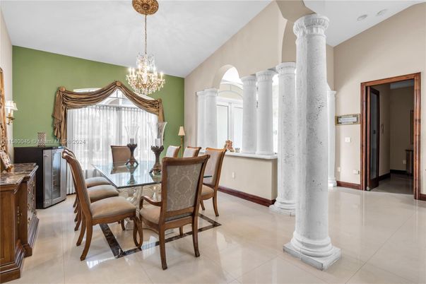 Chandelier, Dining room, Interior