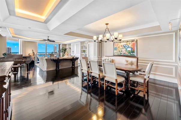 Chandelier, Dining room, Interior, Recessed Lighting, Wood Texture Flooring