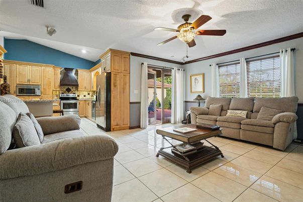Interior, Kitchen, Living room, Recessed Lighting, Stainless Steel Appliances