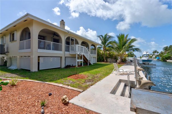 Backyard, Exterior, Water