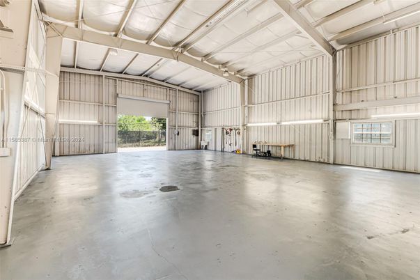 Garage, Interior