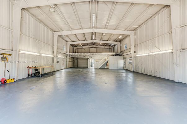Garage, Interior