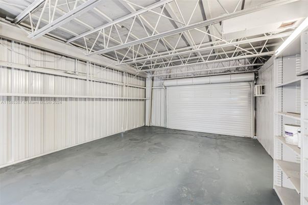 Garage, Interior
