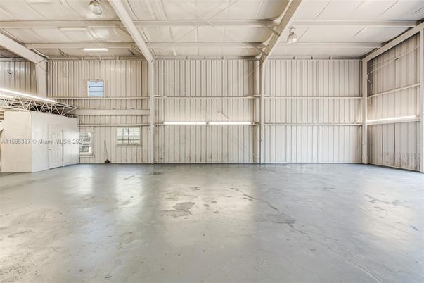 Garage, Interior