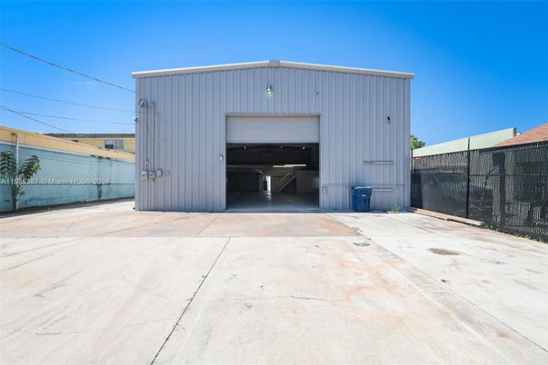 Detached Garage, Exterior