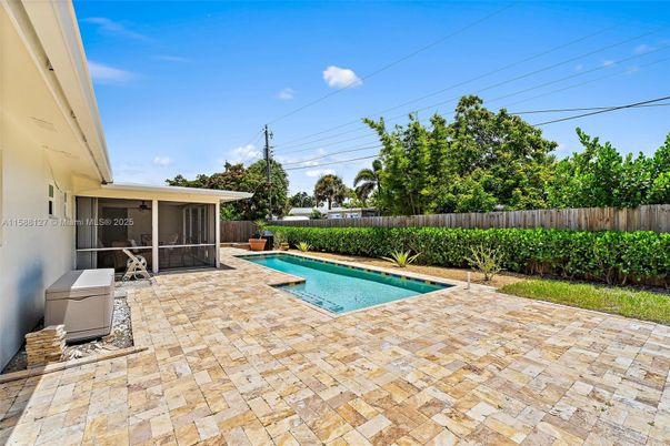 Exterior, Pool