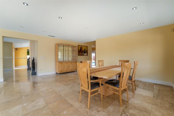 Dining room, Interior, Recessed Lighting