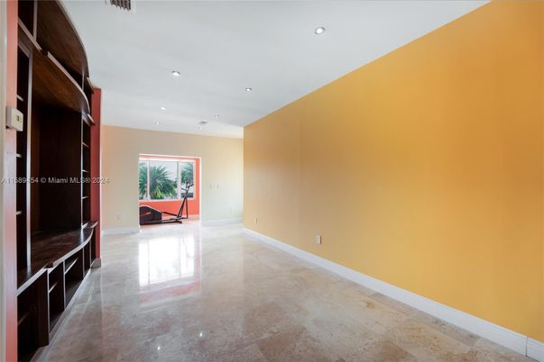 Empty room, Interior, Recessed Lighting