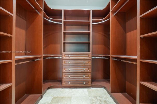Interior, Walk-in Closets
