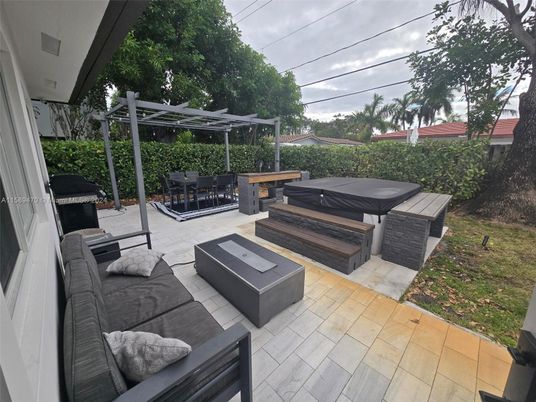 Exterior, Hot Tub