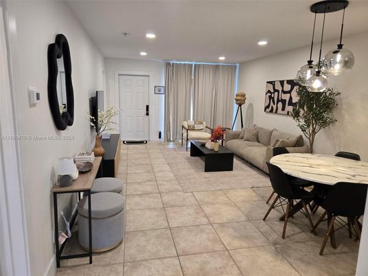 Dining room, Interior, Living room, Pendant Lights, Recessed Lighting