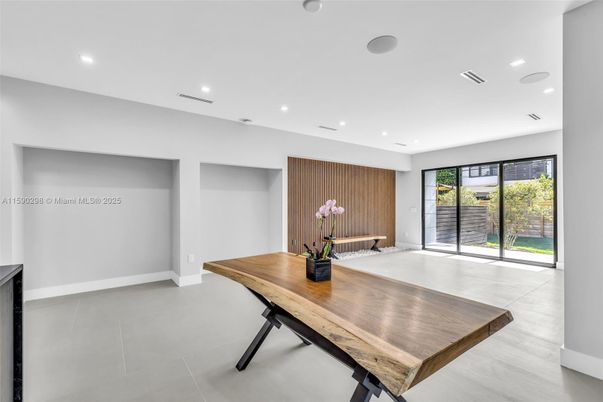 Interior, Recessed Lighting