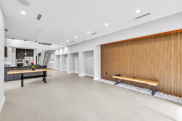 Game Room, Interior, Recessed Lighting