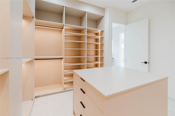 Interior, Walk-in Closets