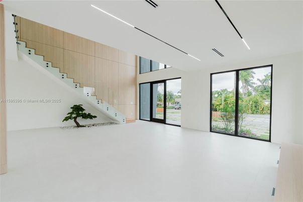 Empty room, Interior, Recessed Lighting